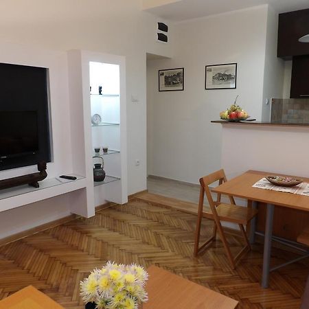 M&M Downtown Apartment Belgrado Esterno foto