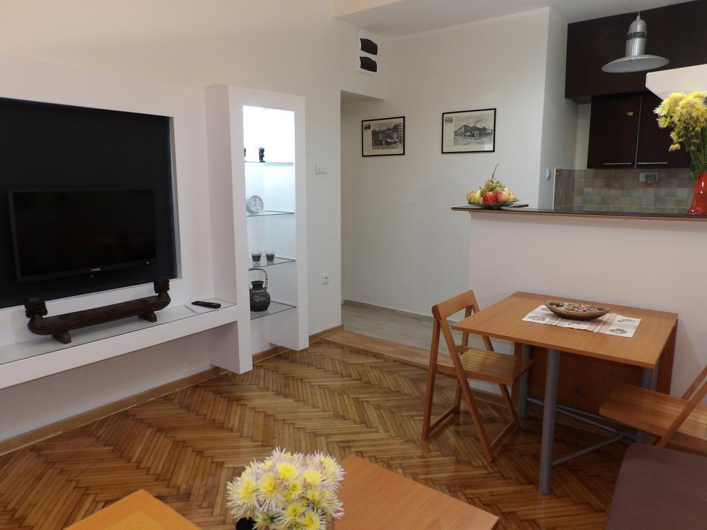 M&M Downtown Apartment Belgrado Esterno foto
